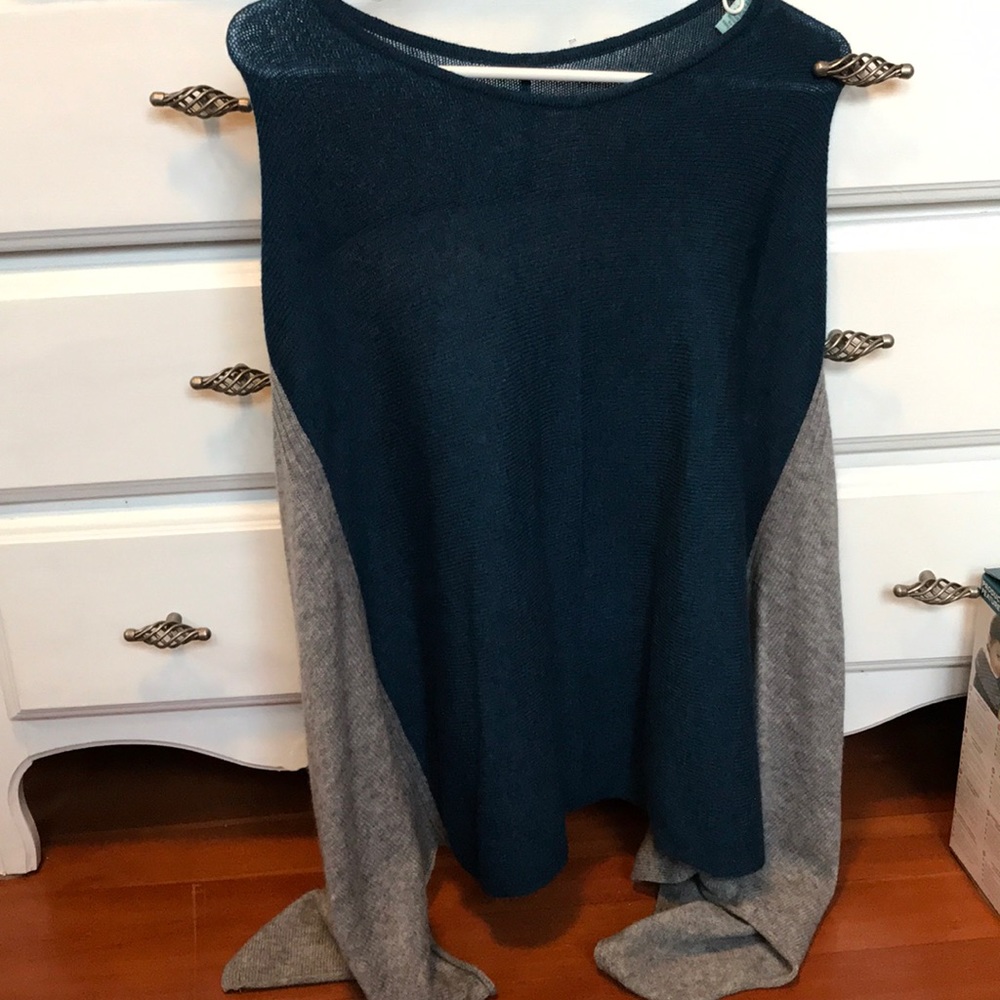 Celeste. Cashmere/wool travel wrap.